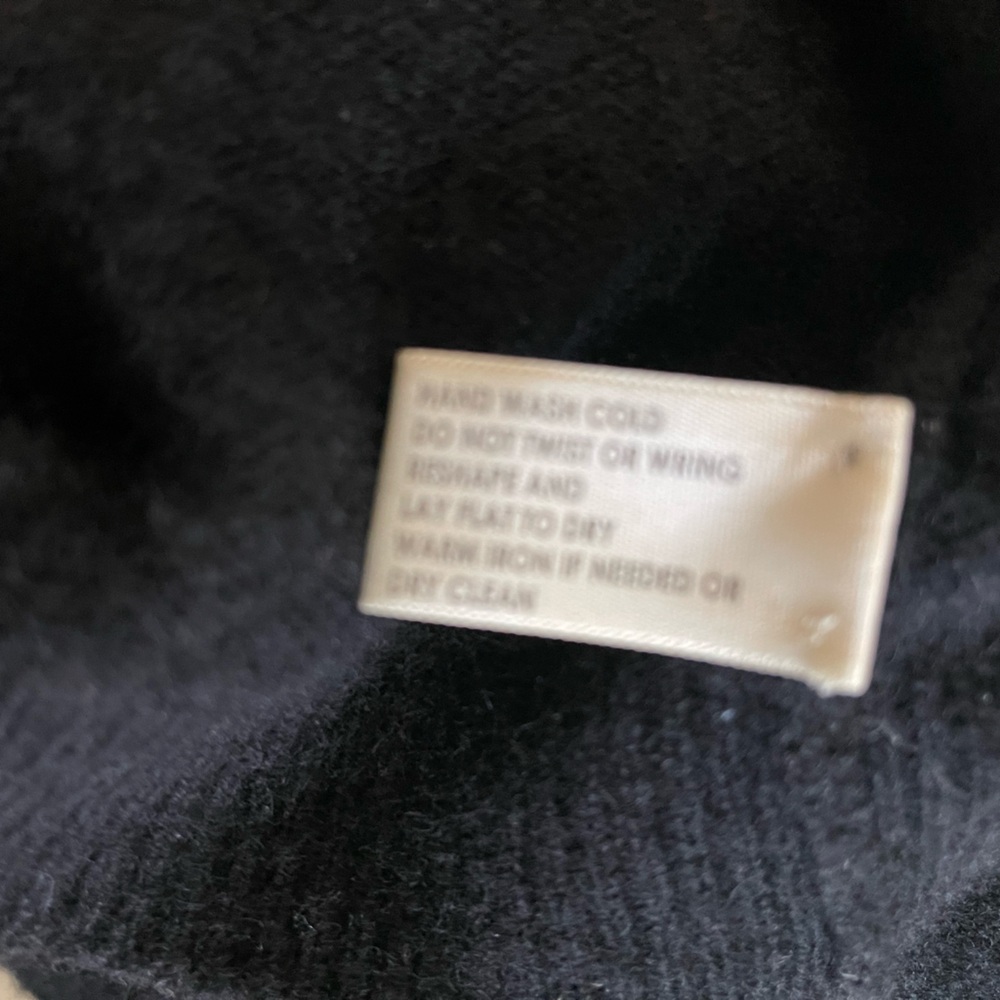 White + Warren Black Cashmere Sweater Size M. Quiet luxury - Picture 8 of 8